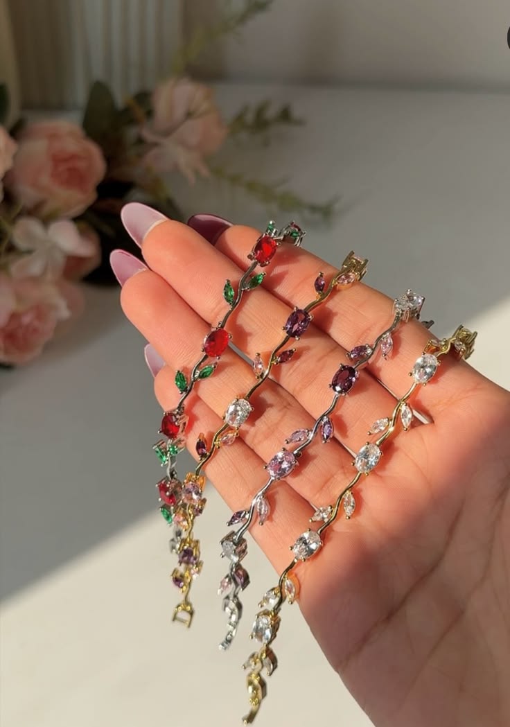 Tulip Charm Bracelet – Elegant Floral Style Jewelry